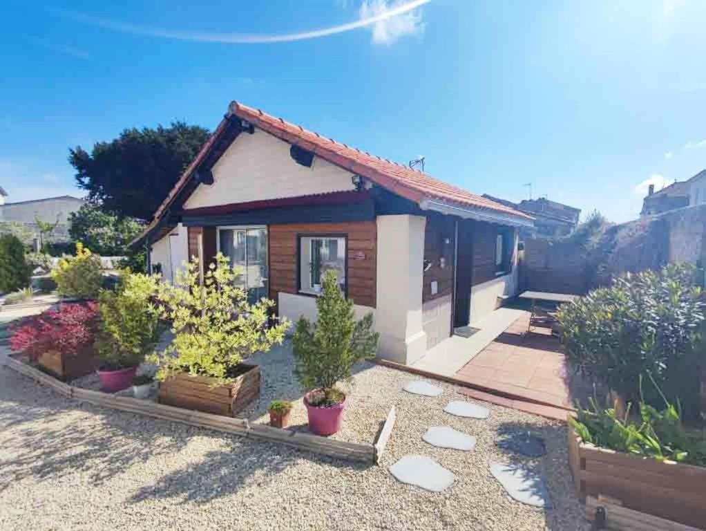 Le Clos Des Passiflores Pons Exterior photo